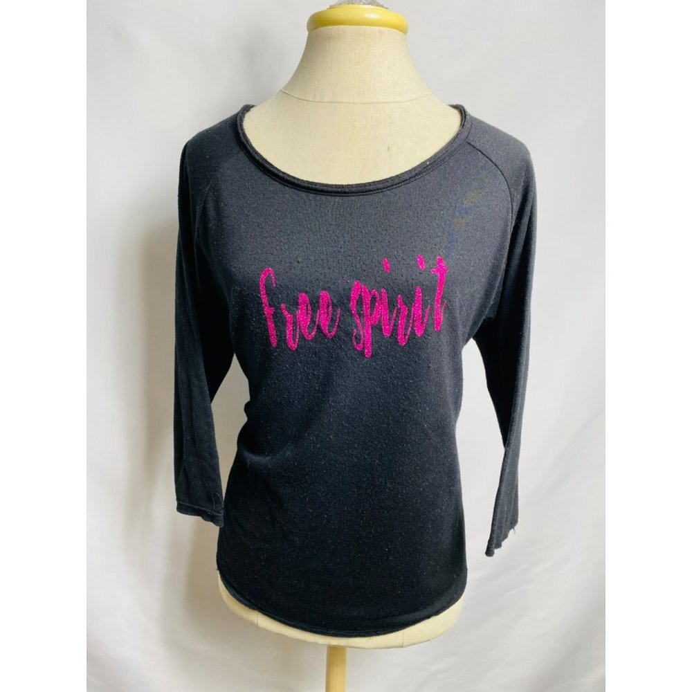 Free spirit top size M black 3/4 sleeves